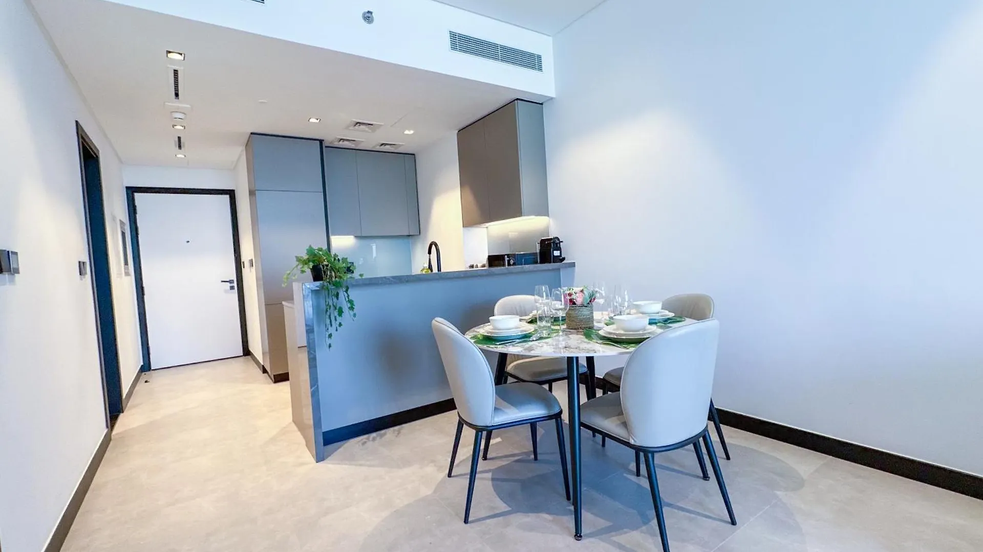 Luxury 1Br In 15 Northside Tower With Canal View 4Ab03 Dubai Apartment